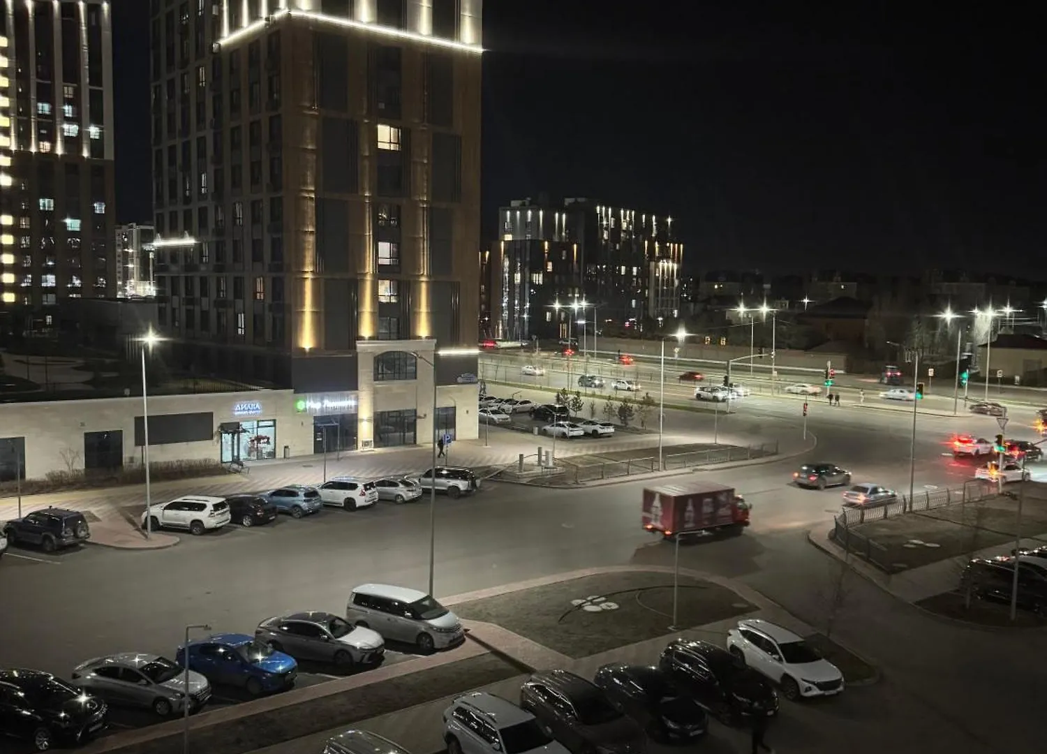 Апартаменты С Красивым Видом Возле Хан Шатыра Nur-Sultan  Apartment Nur-Sultan (Astana)
